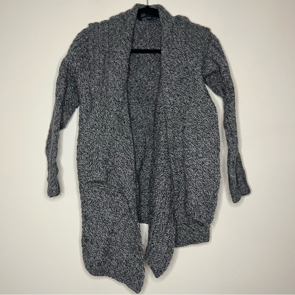 IRELANDSEYE Glenross 100% Merino Wool Cable Knit Fisherman Waterfall Cardigan - Picture 2 of 12